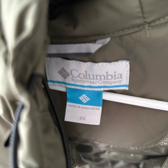Columbia puffer vest. 2x. NWOT - Picture 2 of 3